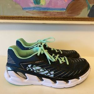 Hoka One One - Vanquish 3